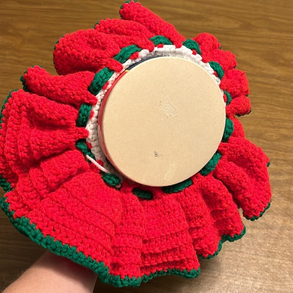 Vintage Early 1980s Christmas Crocheted Large candle centerpiece poinsettia bell - Picture 7 of 10